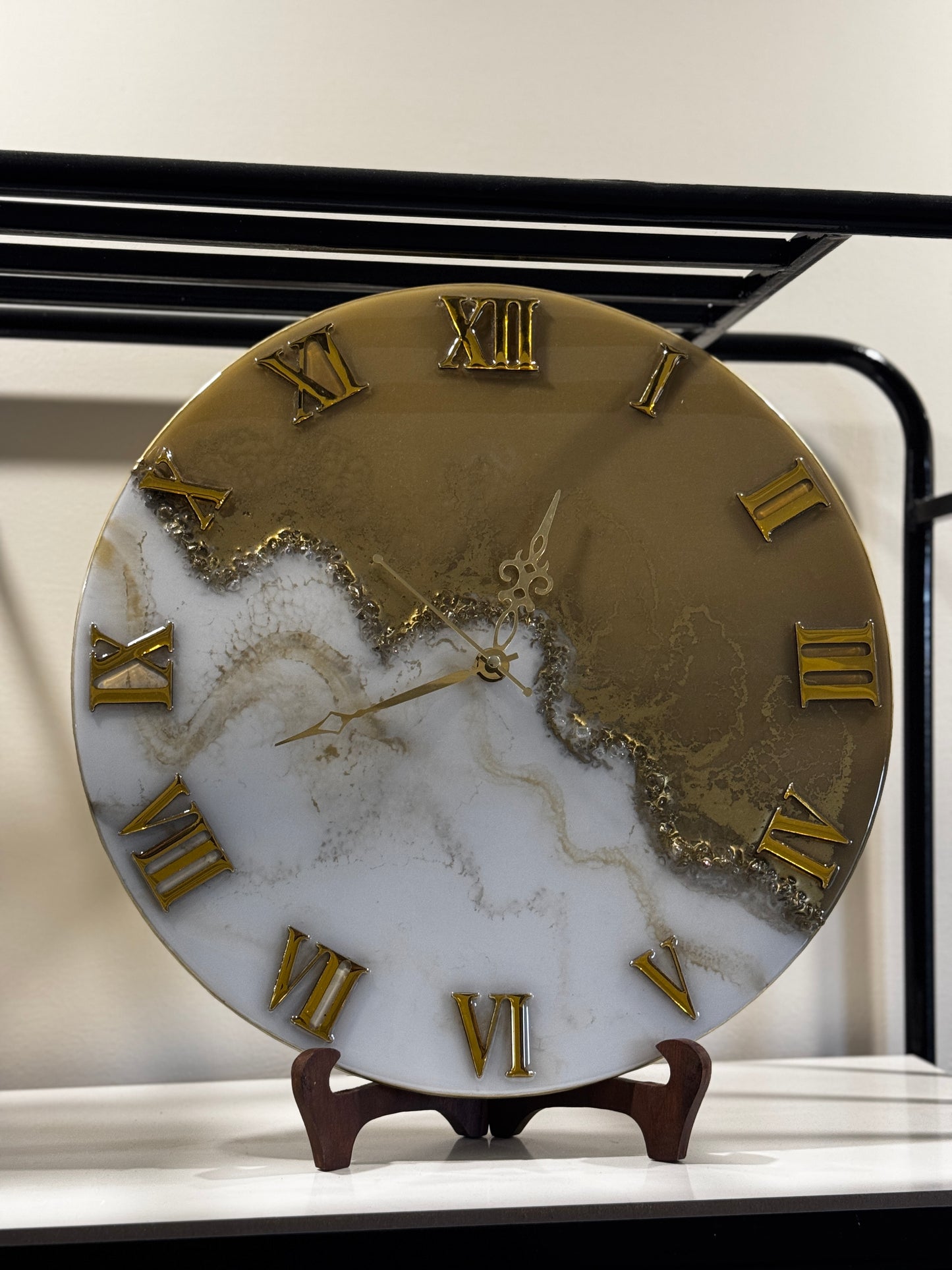 Beige & Gold - Resin Art Clock