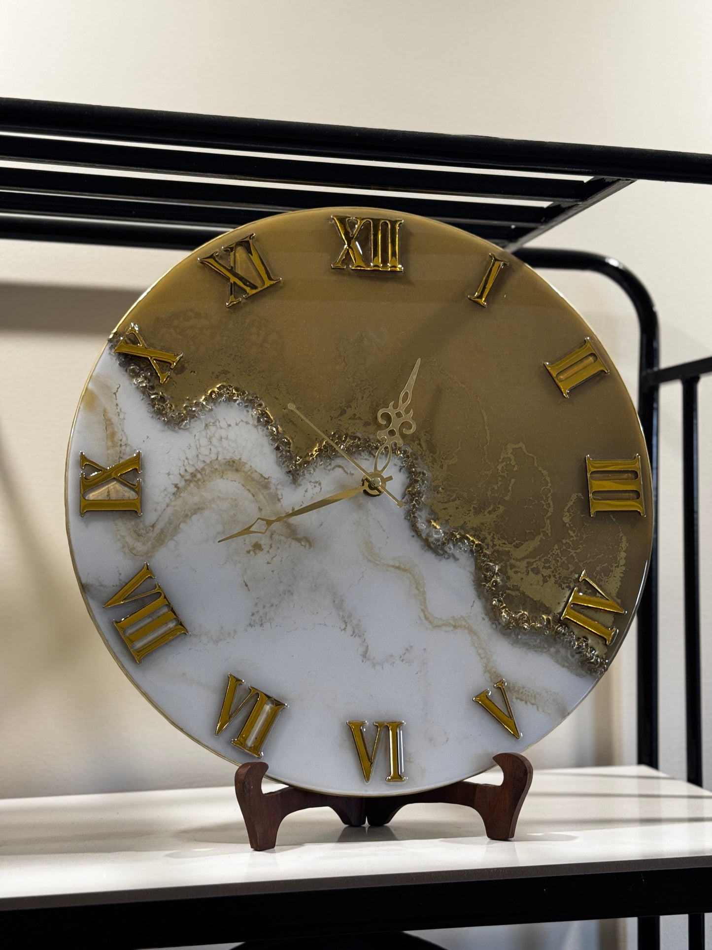 Beige & Gold - Resin Art Clock