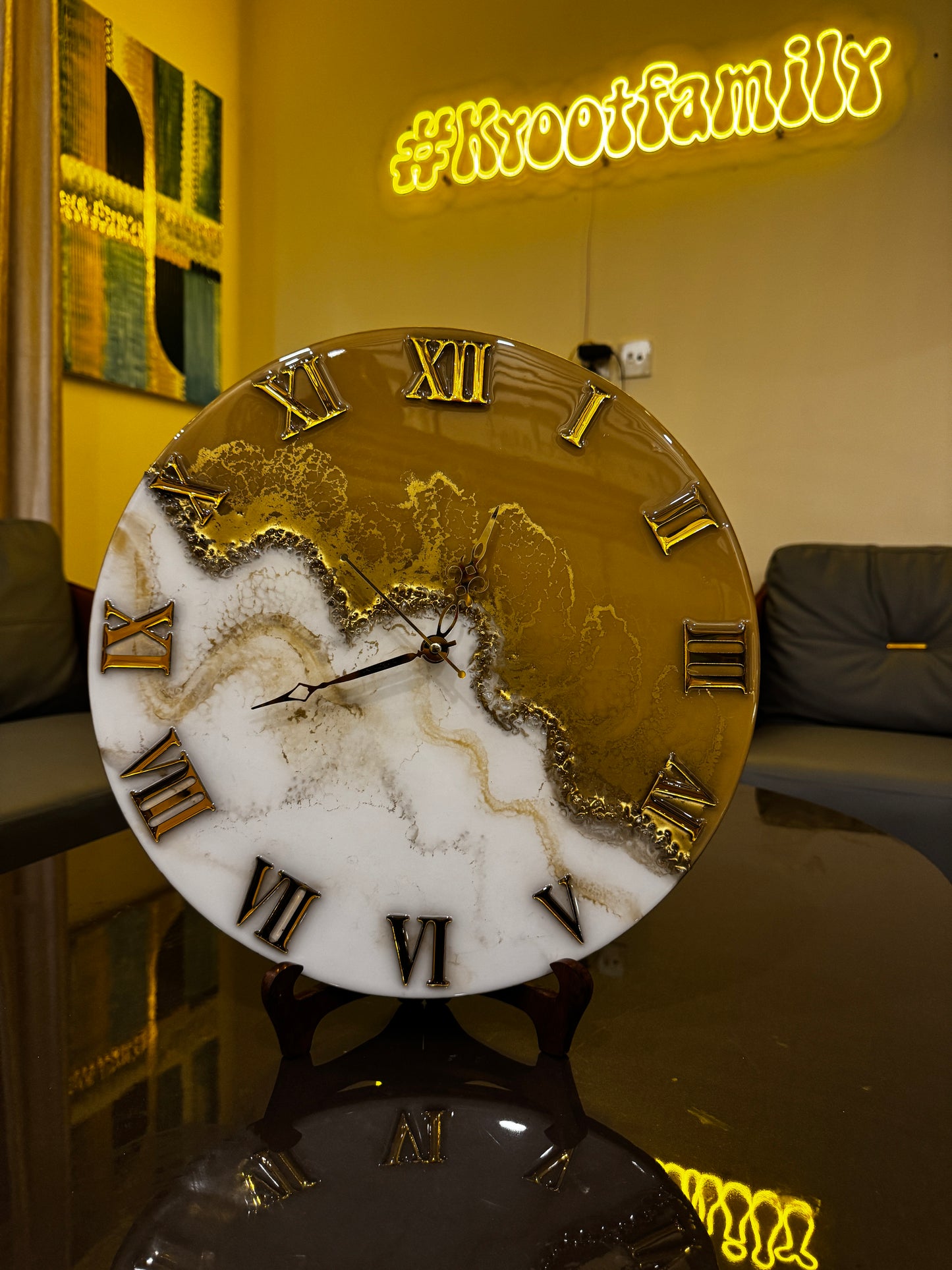 Beige & Gold - Resin Art Clock