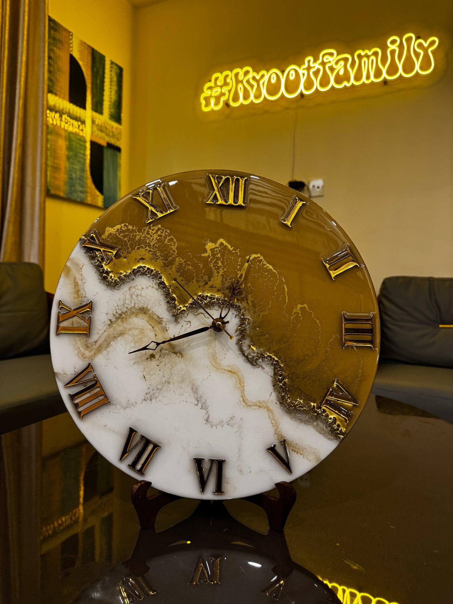 Beige & Gold - Resin Art Clock