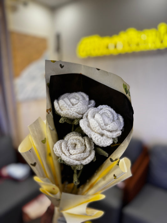 Cute White Rose Crochet Bouquet