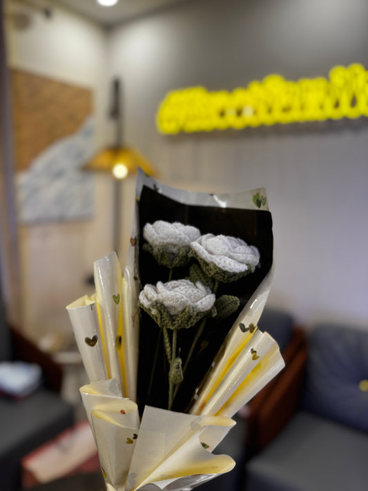 Cute White Rose Crochet Bouquet